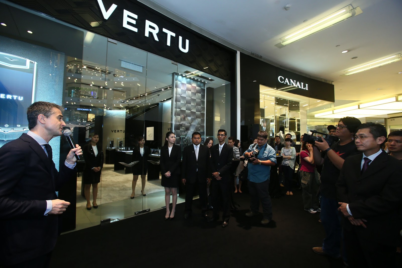  Vertu Signature Touch 